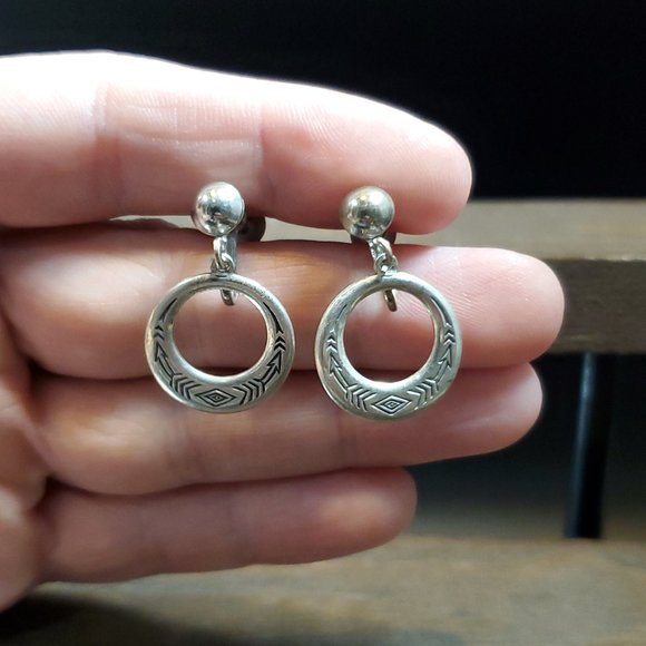 Jewelry - 925 Sterling Silver Unique Pattern Screw On Earrings